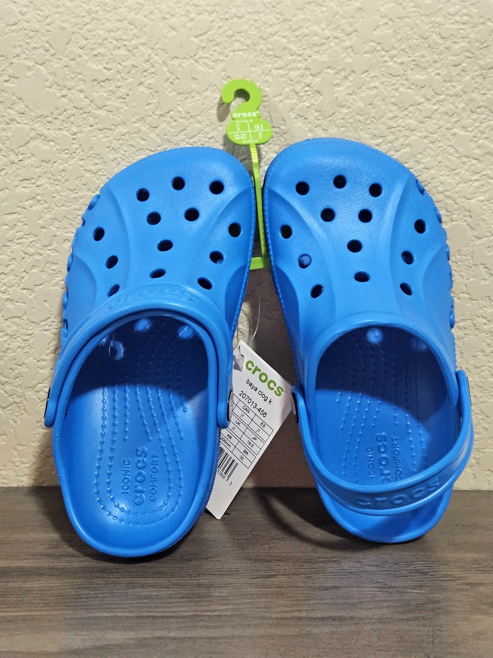 CROCS Kids Classic Clog in Vibrant Blue - Picture 4 of 5
